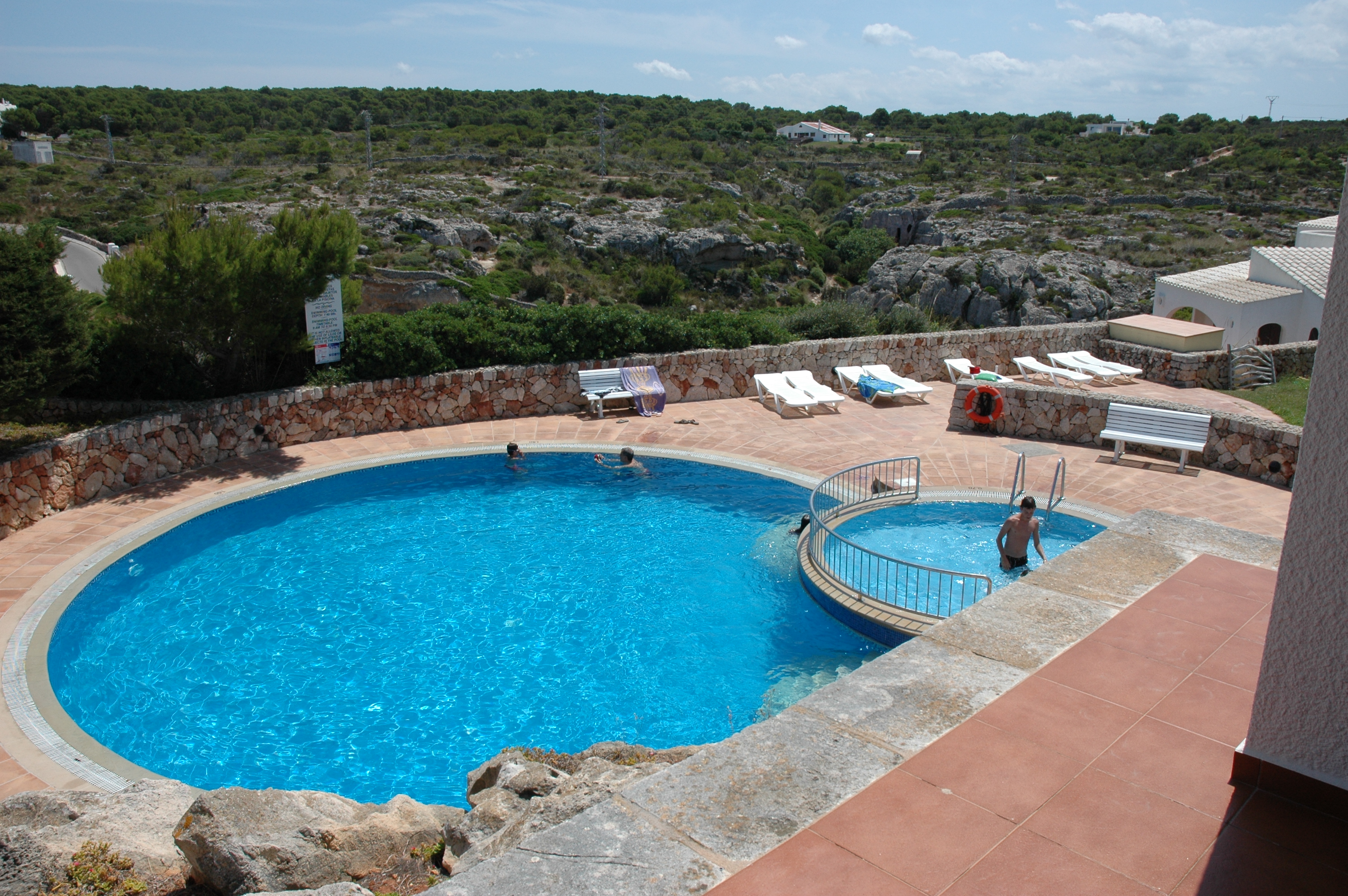 APARTAMENTOS ES BRUCS CALA MORELL 35/41
