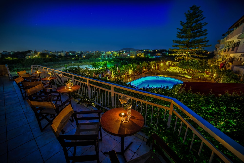 Roxani Hotel 28/32