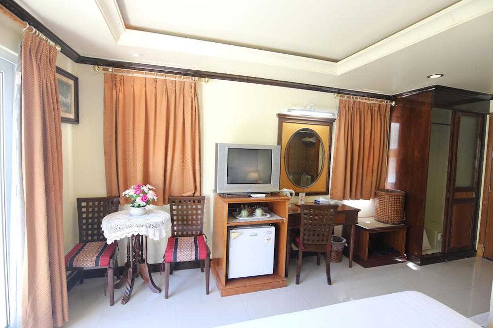 Phi Phi Hotel 56/64