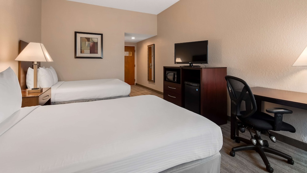 Best Western Tampa 12/34