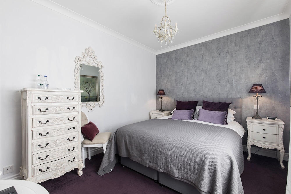 Mount Pleasant Hotel 27/50
