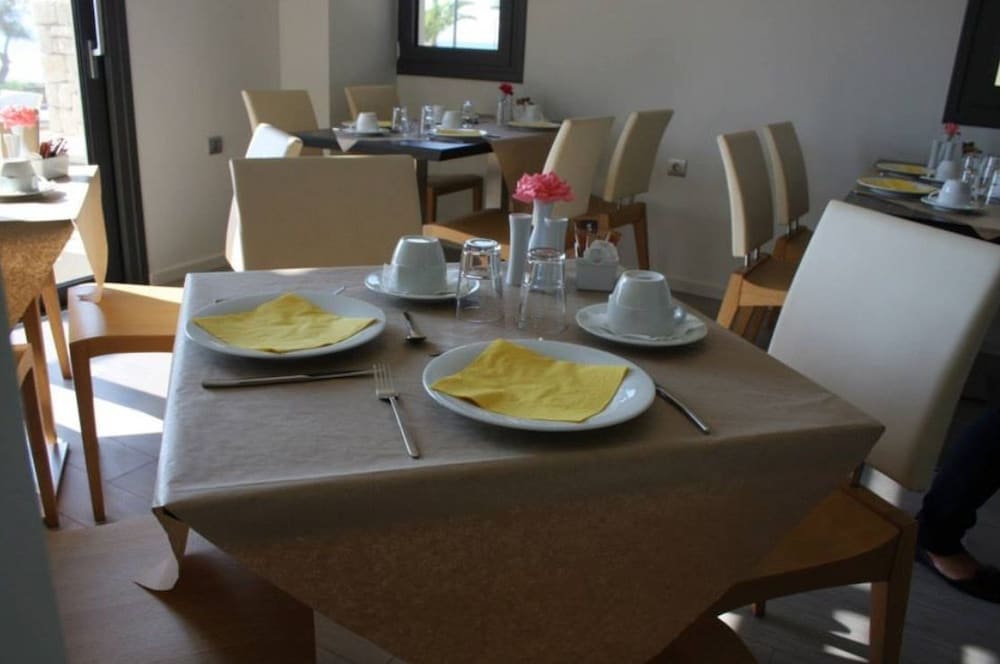 Aura Boutique Hotel 41/51
