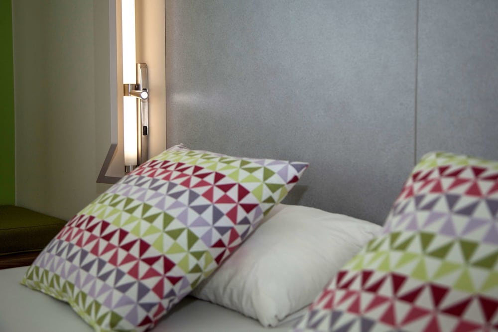 Travelodge BCN Cornella Fira 14/56