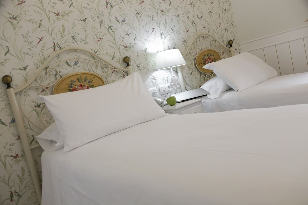Basic Hotel Puerta de Sevilla 37/54