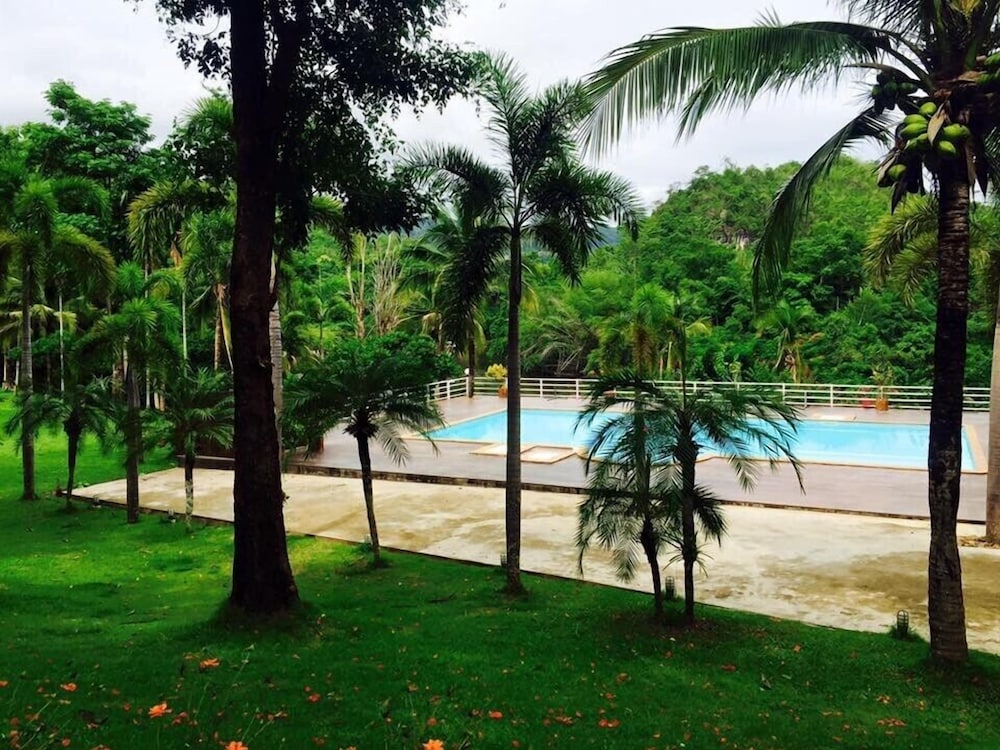 PECHMANEEKAN BEACH RESORT 65/71