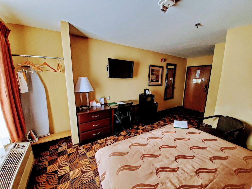 Quality Inn Brunswick Cleveland South 12/41