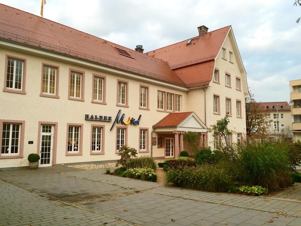 Hotel Halber Mond 42/50