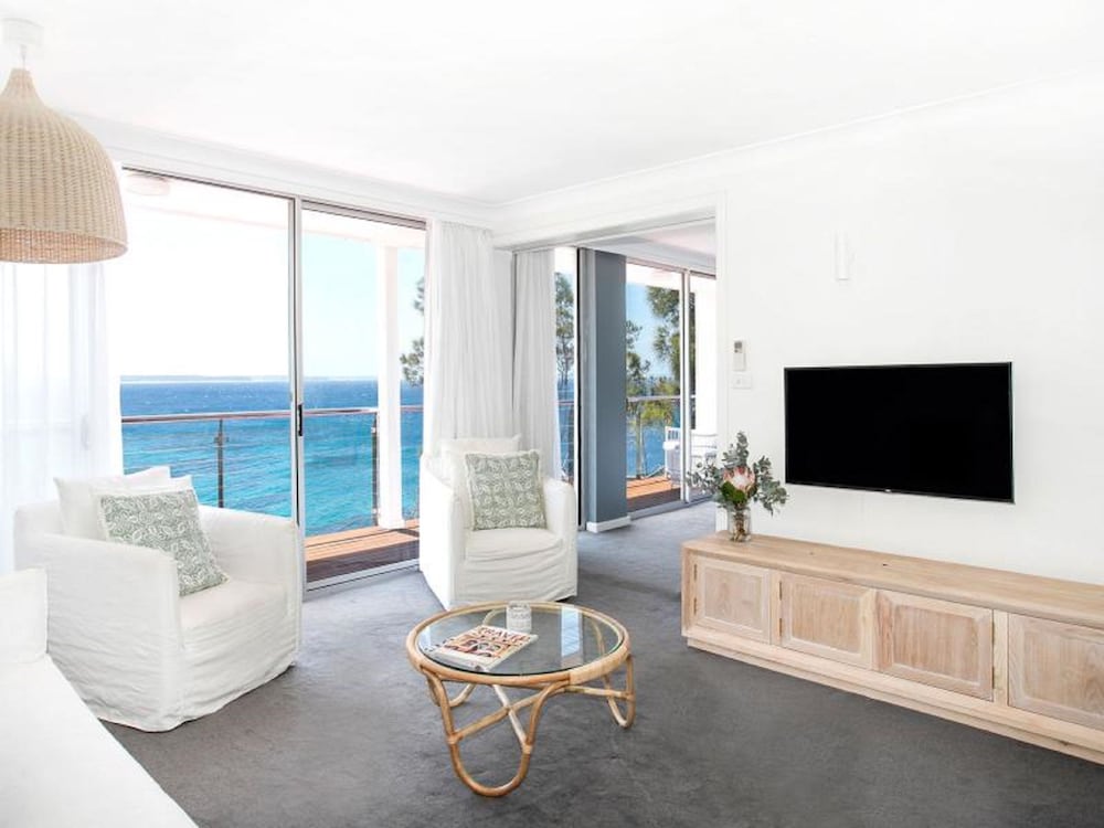 Bannisters by the Sea Mollymook 36/50