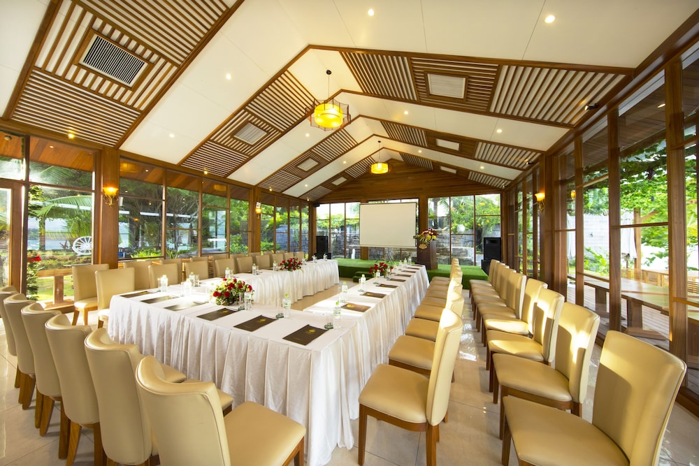 Hon Tam Resort 53/69