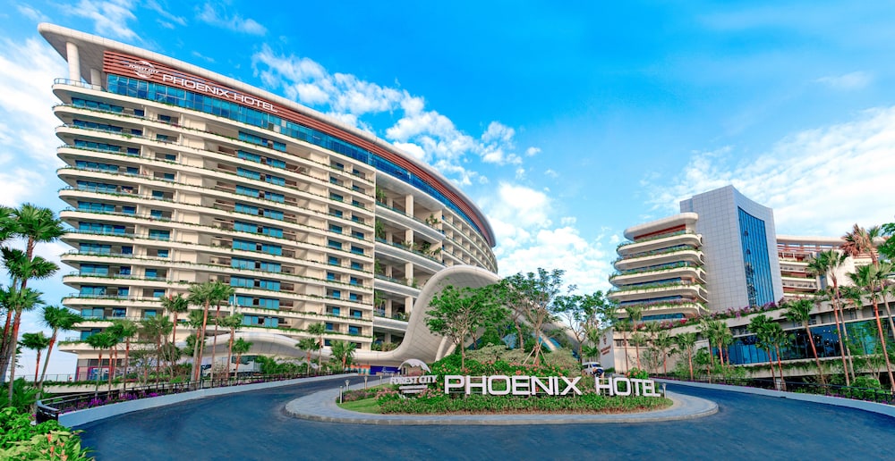 Forest City Marina Hotel 2/66