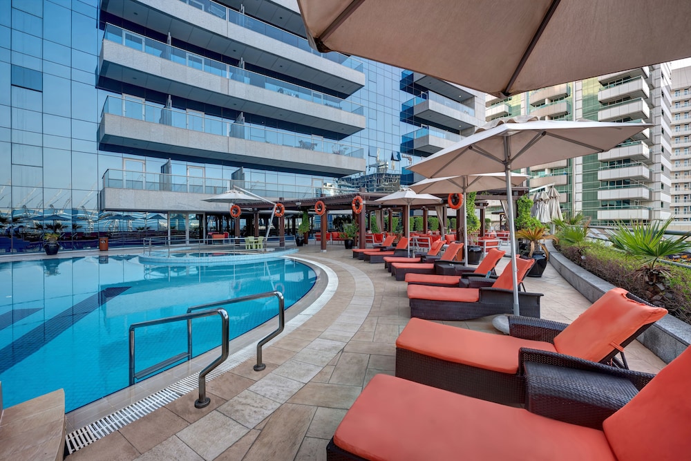 swimming pool spa