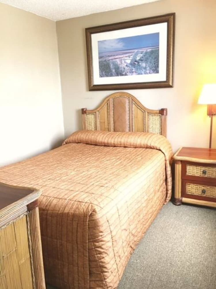 Polynesian Ocean Front Hotel 19/42