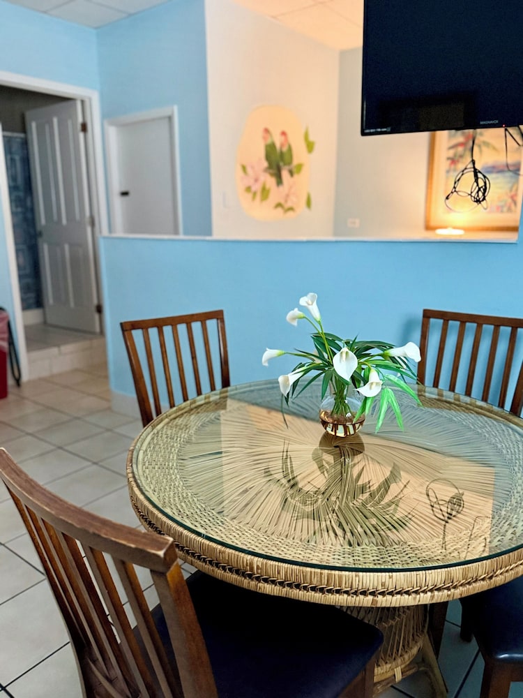 Sunset Cove Beach Resort 34/46