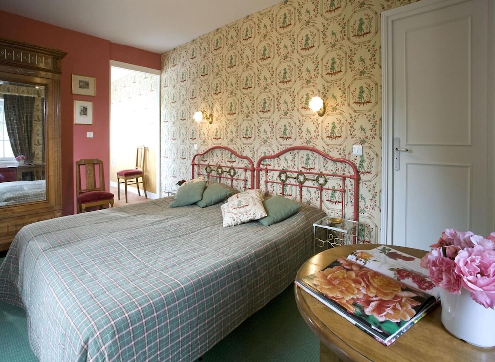 HOTEL LA ROSERAIE 13/50