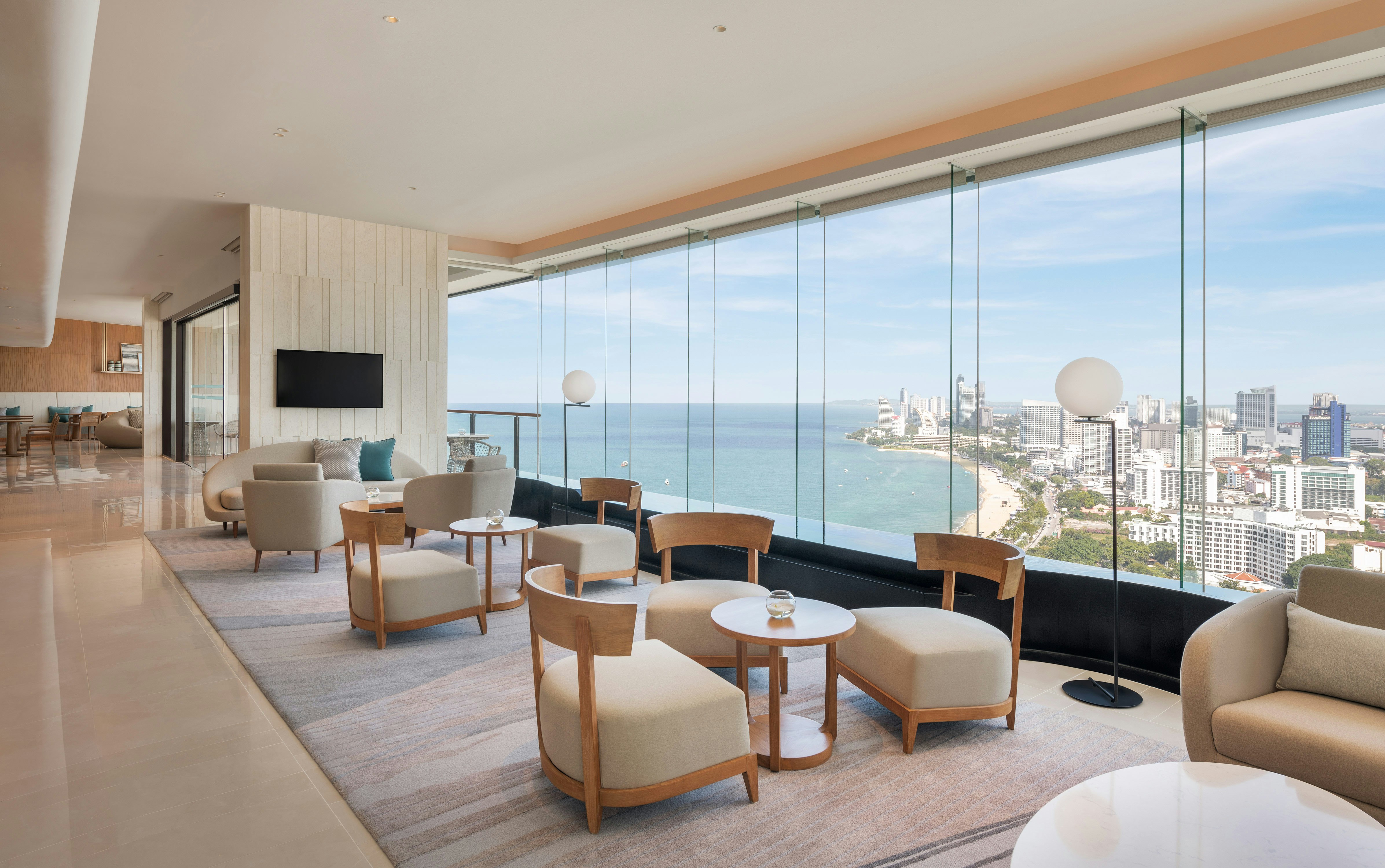 Hilton Pattaya 45/80