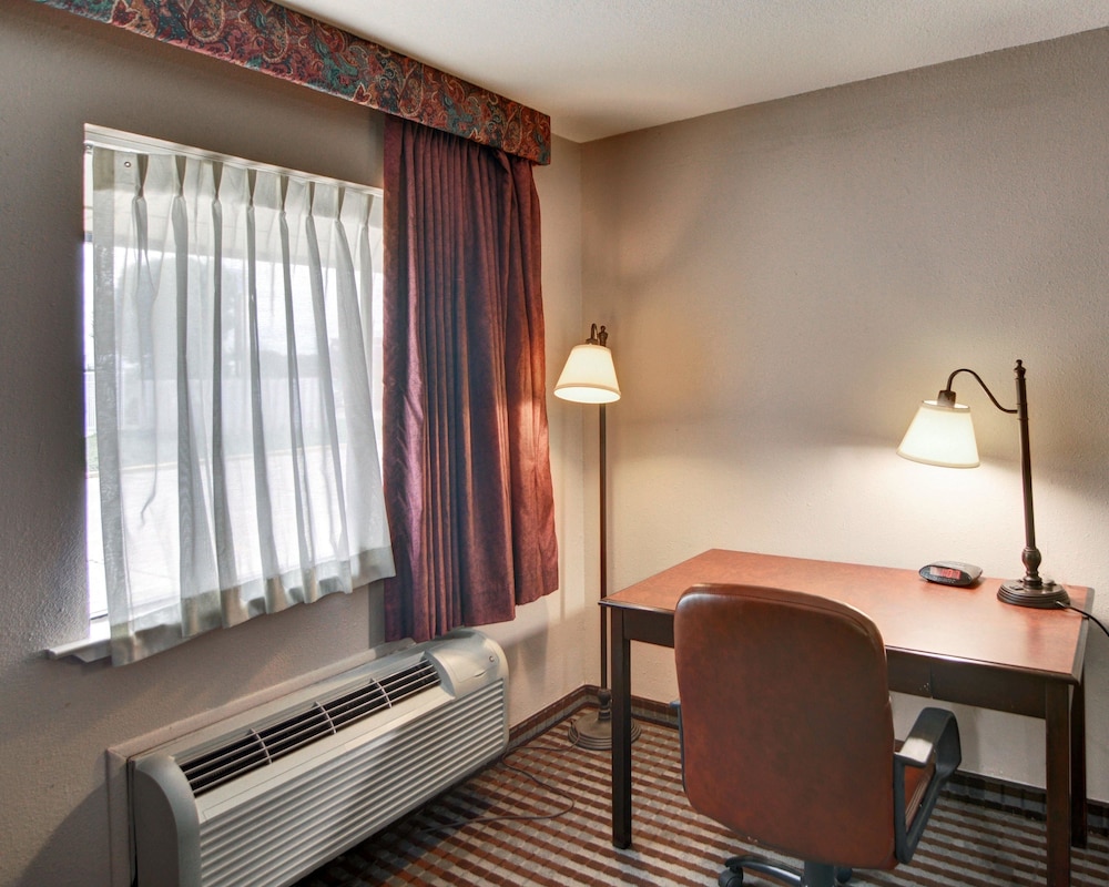 Rodeway Inn Gainesville I-35 13/19
