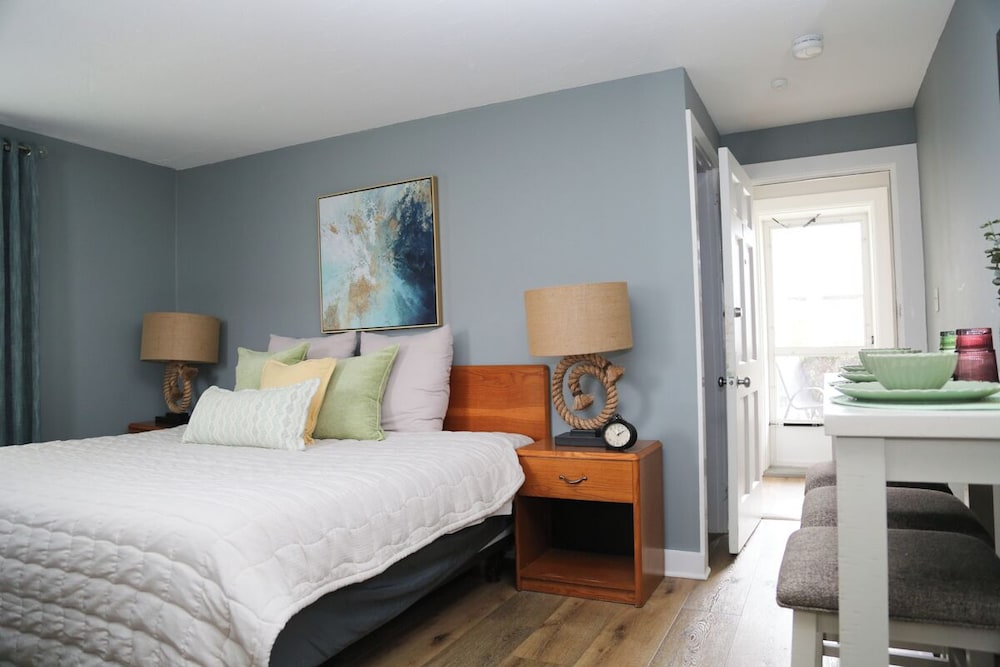 Hyannis Inn 7/50