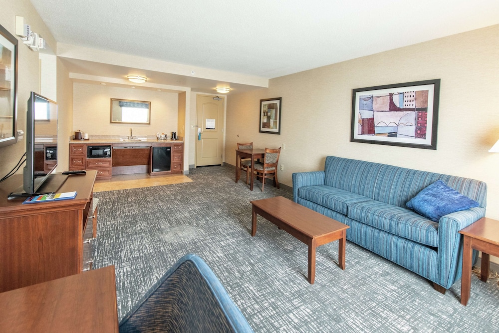 Hampton Inn Presque Isle Maine 33/50