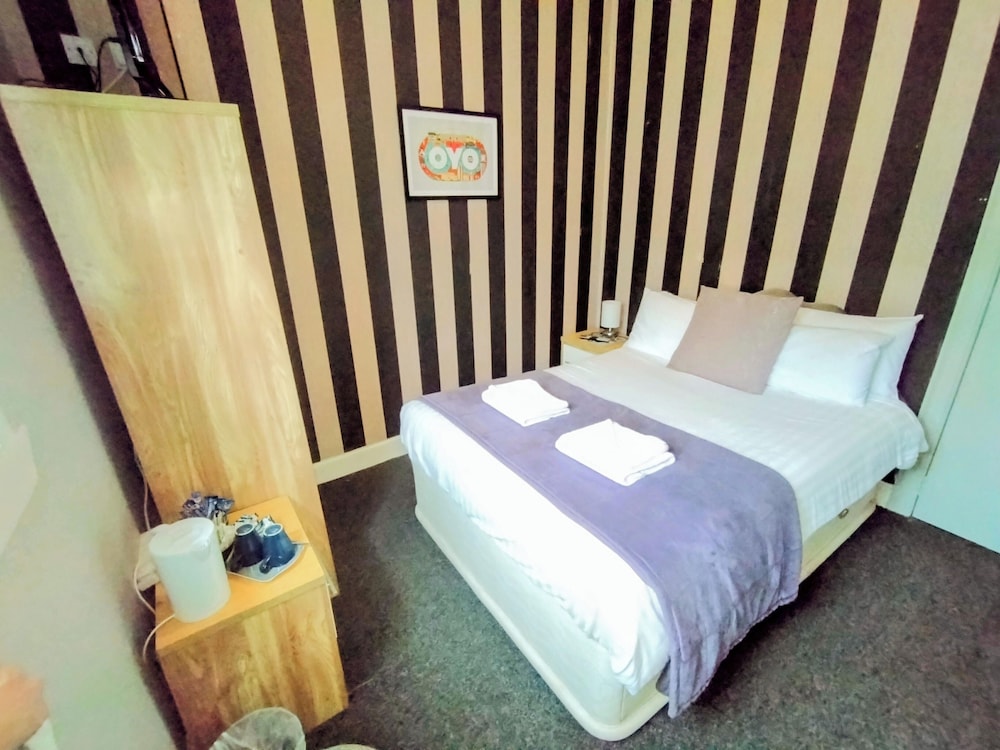 Oyo Gin House Hotel 15/50