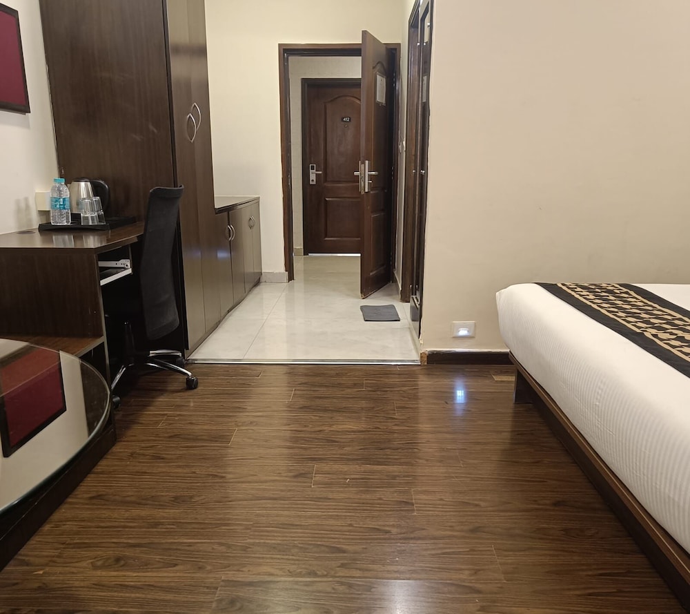 CHRIS HOTEL WHITEFIELD 32/50