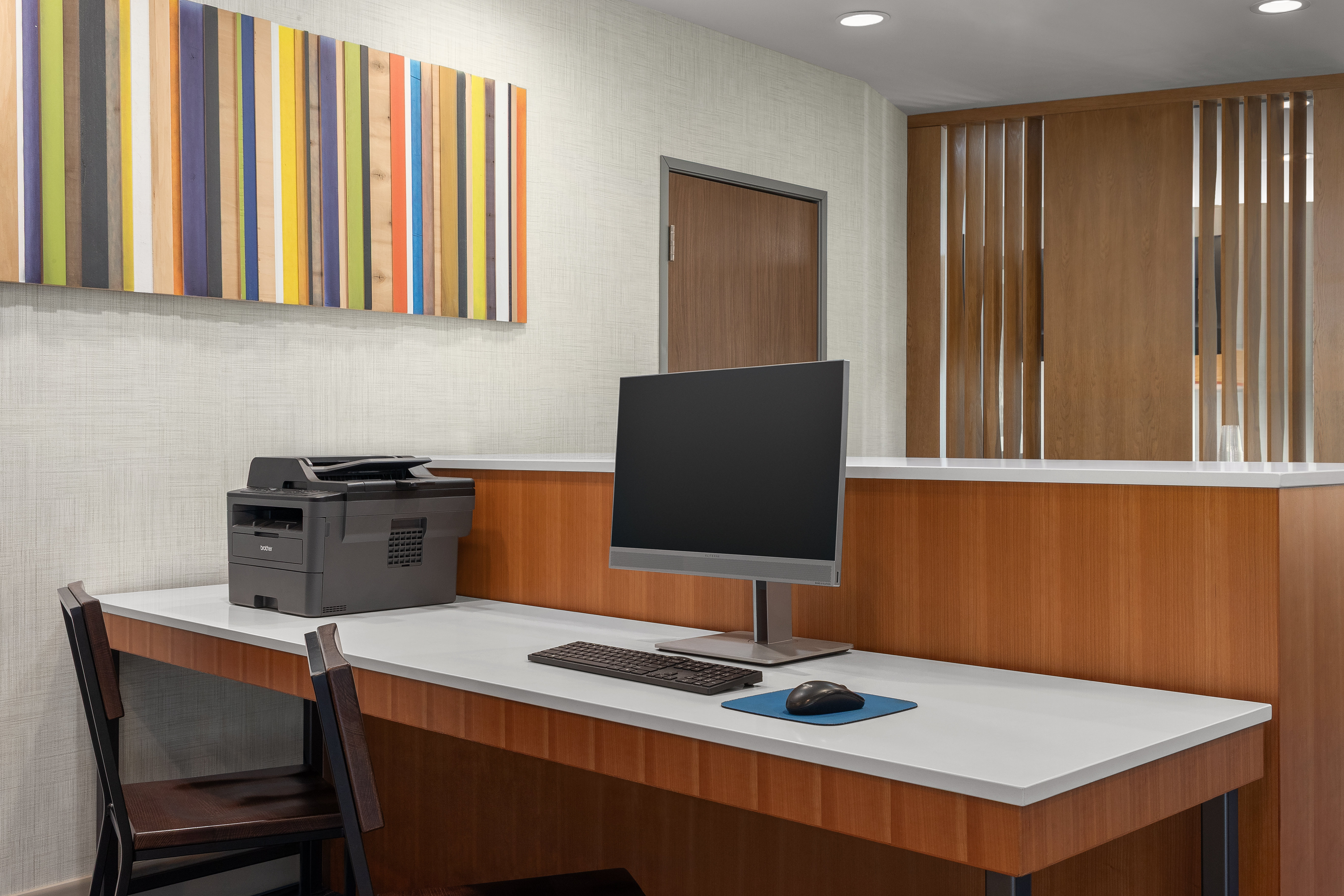Holiday Inn Express Suites Staunton 66/75