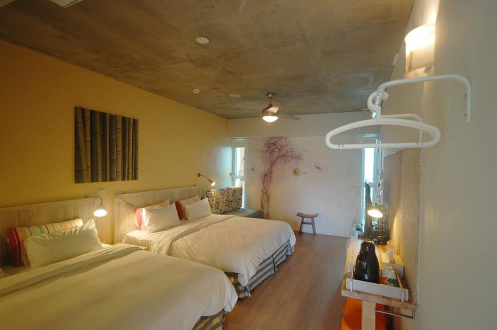 Orange Moon Inn 22/68