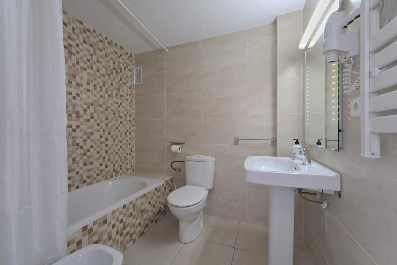 All Suite Ibiza Aparthotel 37/38