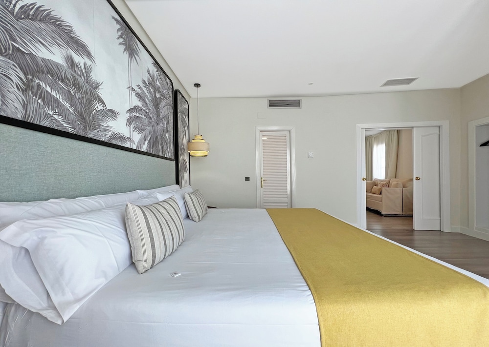 Junior Suite, King Bed