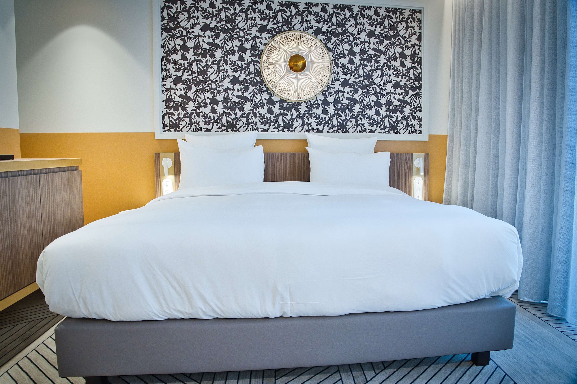 Superior, Queen Bed, Garden Area، Hotel Yac Paris Clichy, a member of Radisson Individuals 3/5