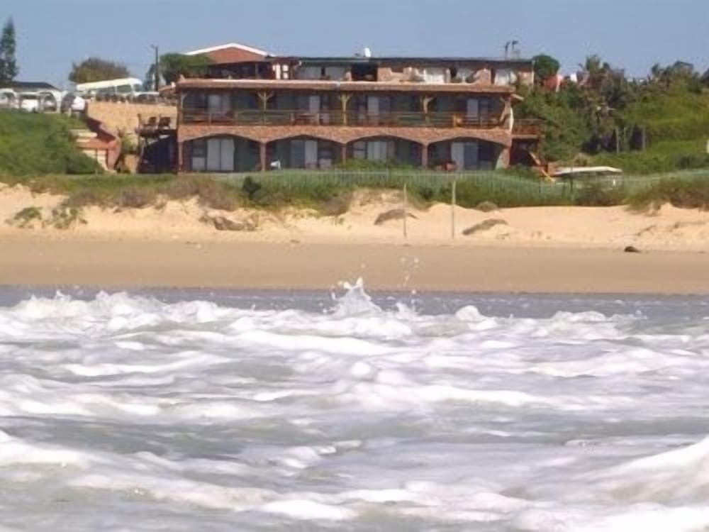 Island Vibe Jeffreys Bay Hostel 32/41