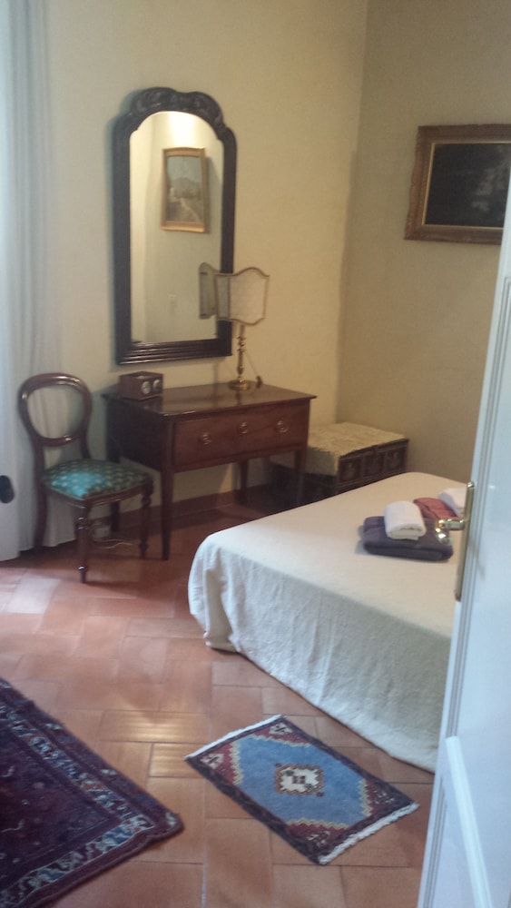 Navona Nice Room 10/25