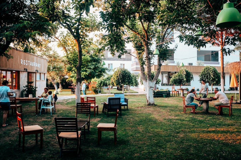 Troas Beach Hotel 31/59