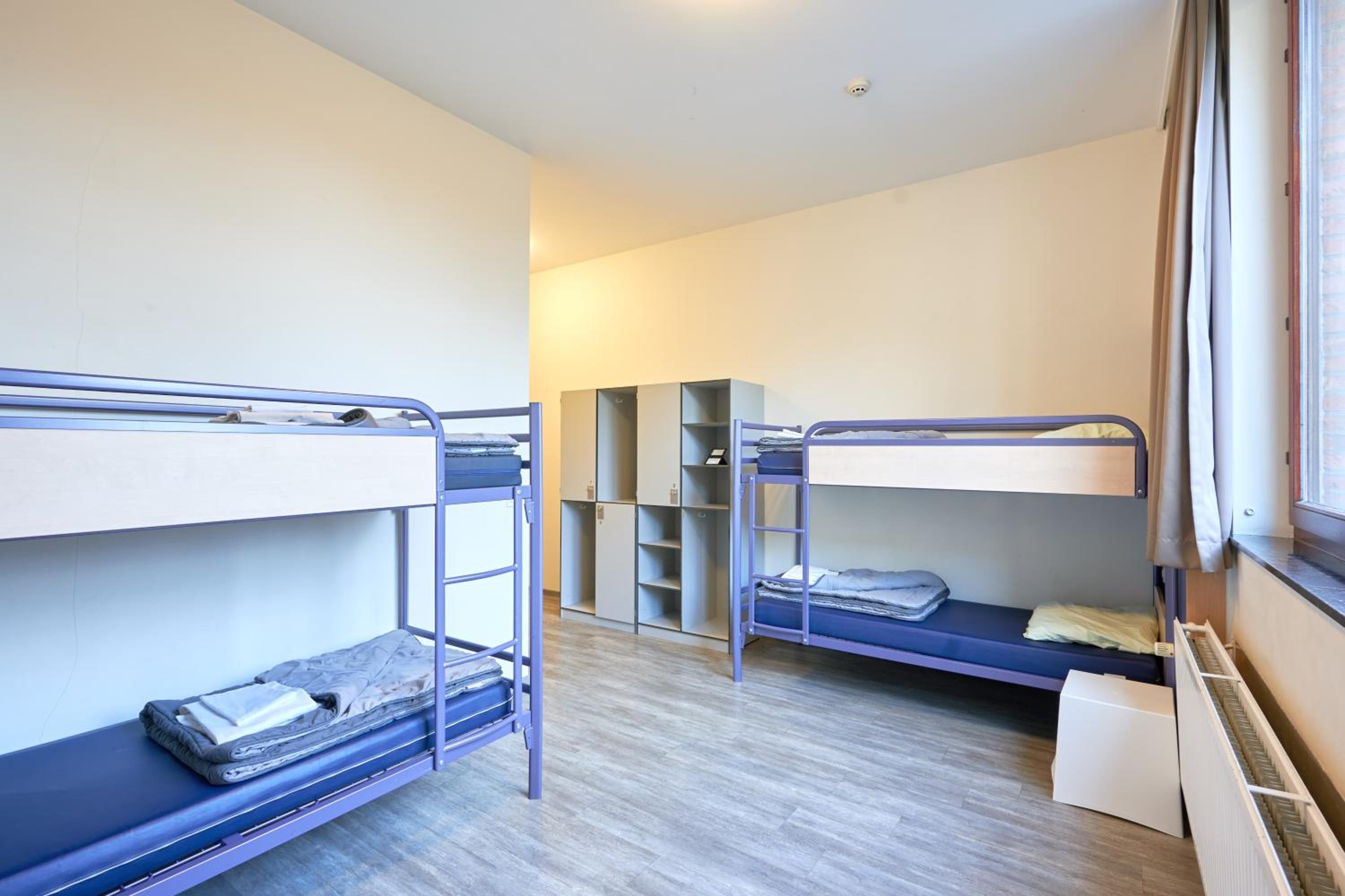 Generation Europe Youth Hostel 13/50