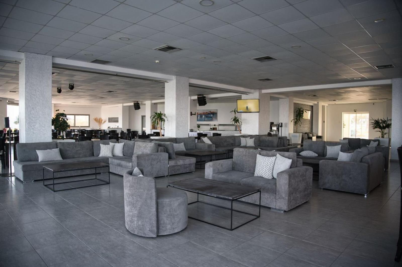 Royal Bay Suites 43/63