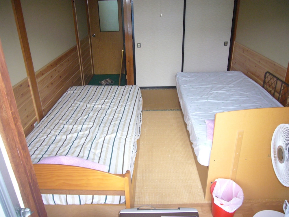 Futago Cabin 15/50