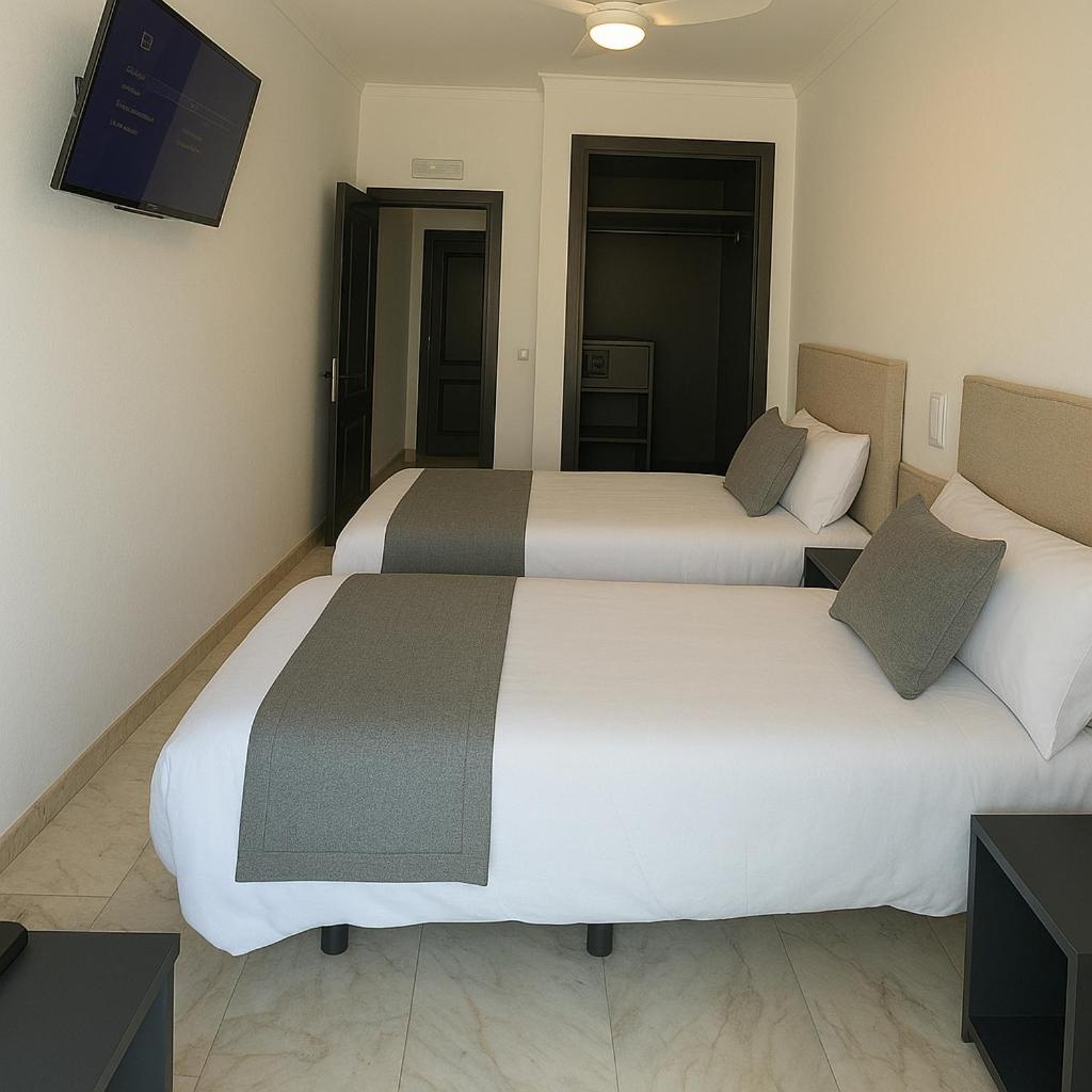 MOLINILLOS HOTEL 5/12