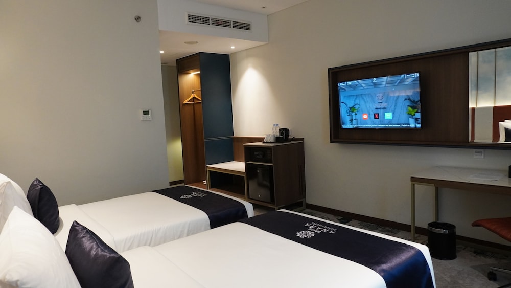 Grand Anara Airport Hotel 7/50