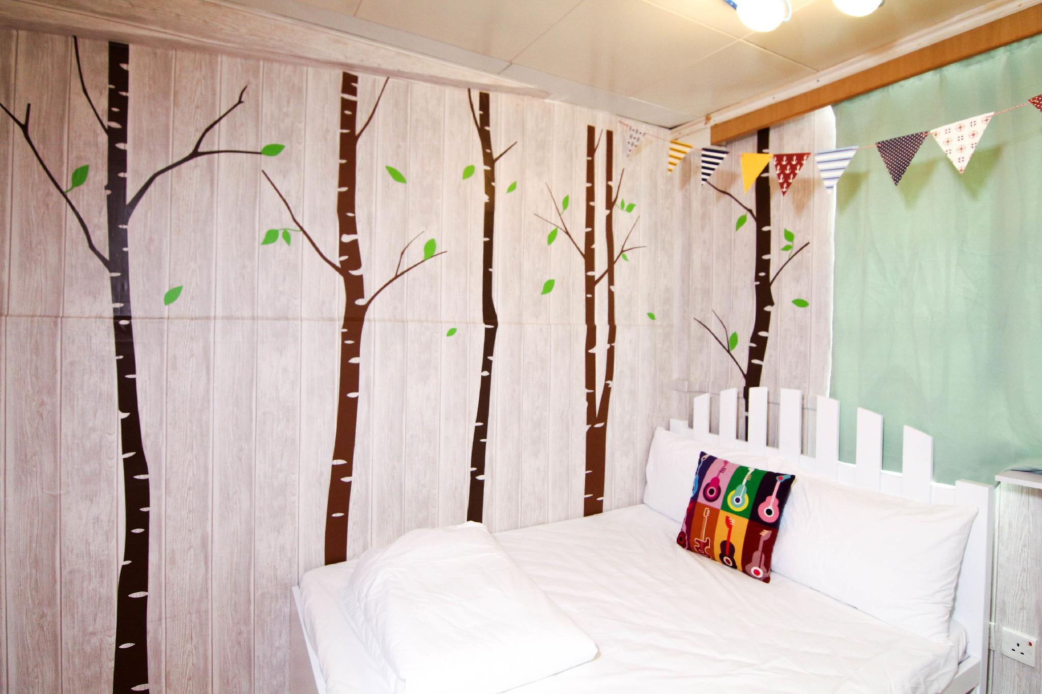 Room, Double Bed, No Window