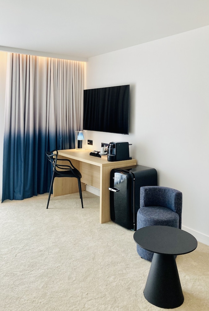Eden Hotel 38/50