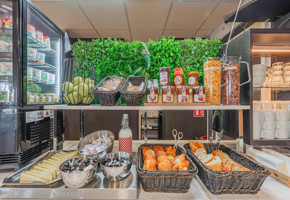 restaurant cafeteria