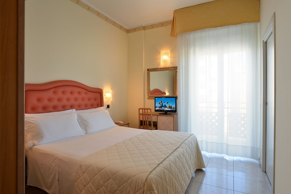 Gaston Hotel 5/45