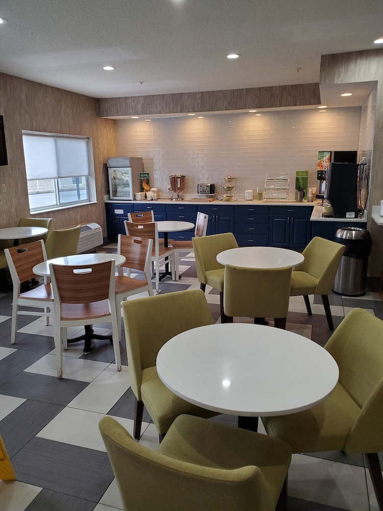 Wingate by Wyndham Uniontown 22/27