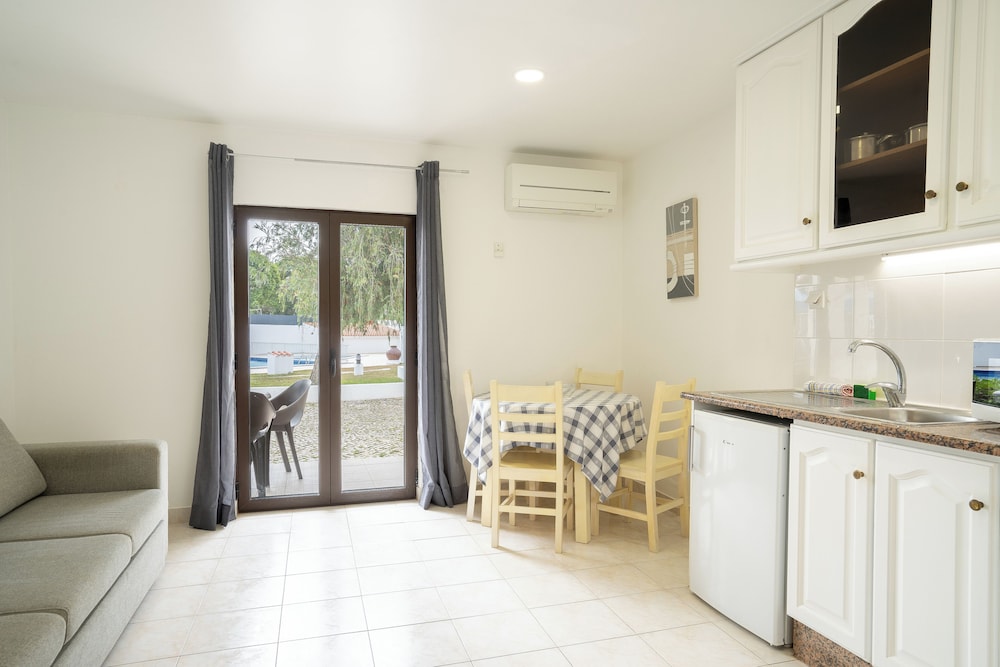 Vale de Carros Apartments 10/18