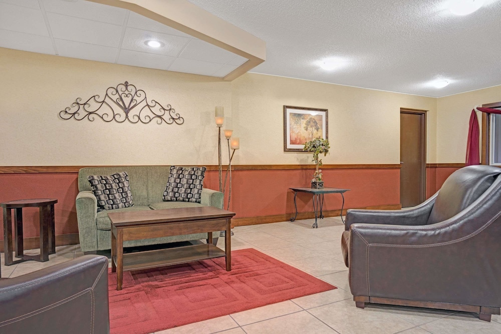 Super 8 By Wyndham Monticello 16/22