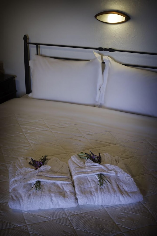 Limeni Village Hotel 8/37