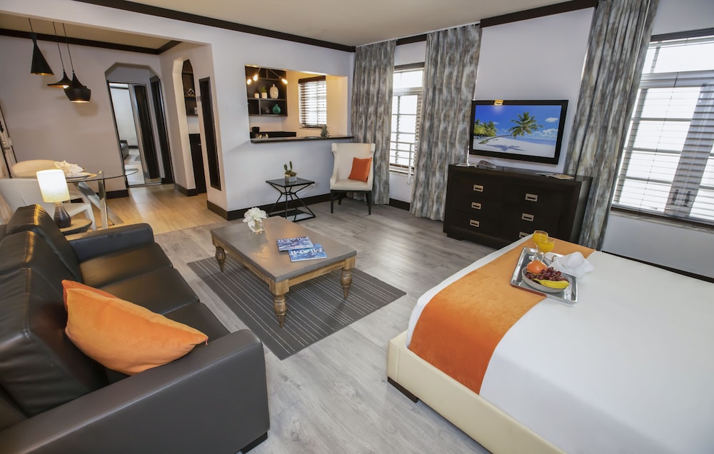 Lincoln Arms Suites 42/73