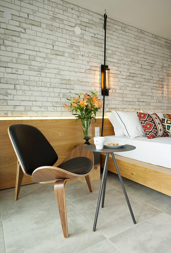 La Boheme Luxury Living 13/14