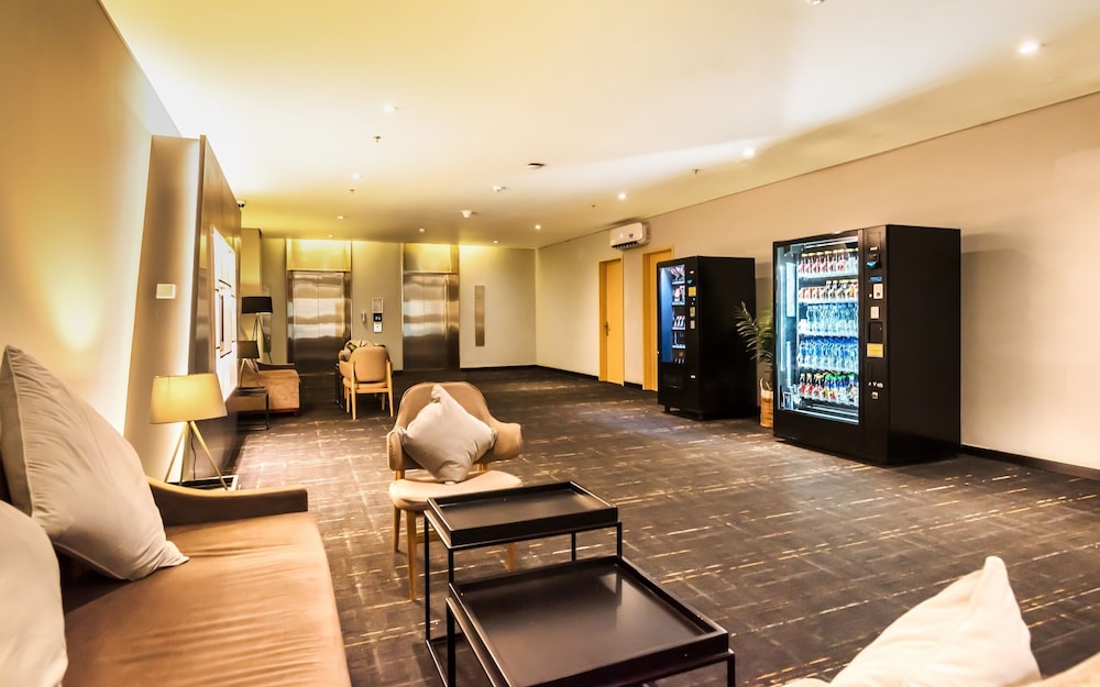 Juno Hotel Jatinegara 45/49