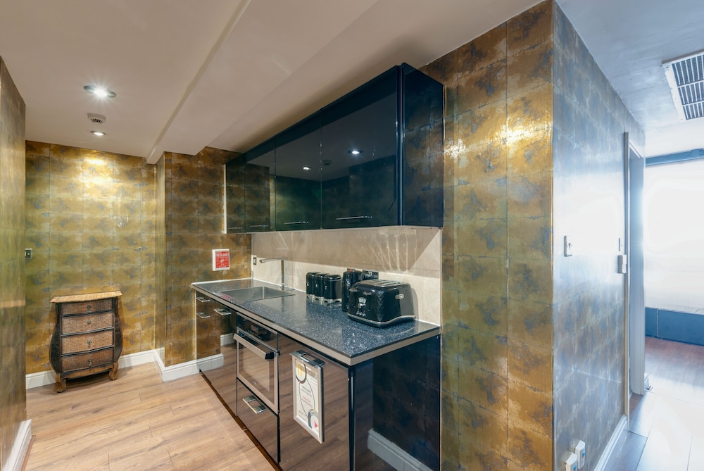 Signature Living Apart Hotel 7/57