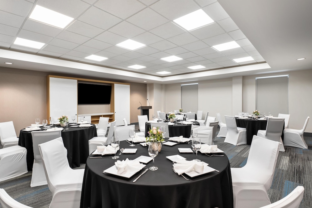 Hyatt House Orlando International Drive 51/60